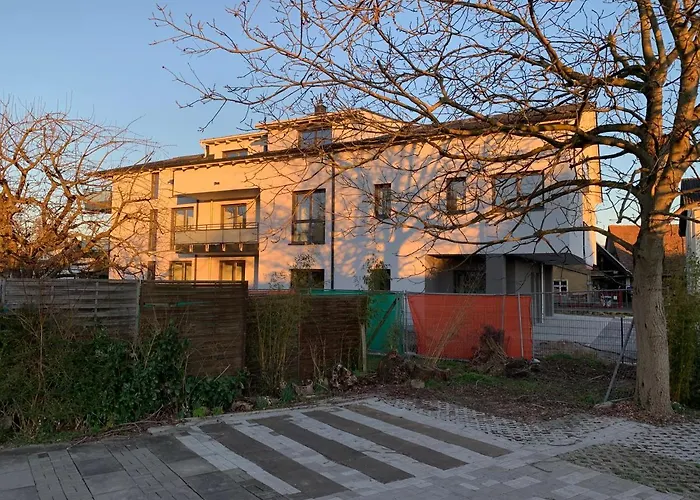 sonnige DG-FeWo im Neubau in zentraler Lage